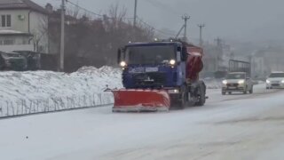 Последствия снегопада в круглосуточном режиме устраняют в Анапе