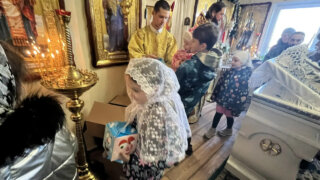 Депутат ЗСК Владимир Решетняк подарил детям Абинского района рождественские подарки