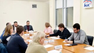 Жители центра Сочи попросили депутата Теплякова проверить гостиницу на Кубанской