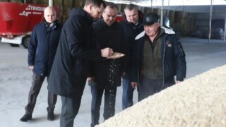 Губернатор Вениамин Кондратьев посетил животноводческий кооператив в Северском районе