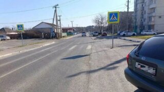 На Кубани водитель на пешеходном переходе сбил женщину с коляской