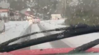 В Лазаревском районе Сочи утром выпал мощный град