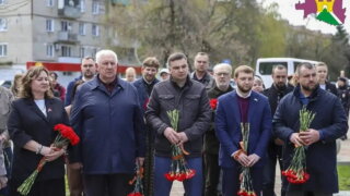 Депутат ЗСК Владимир Зюзин почтил память узников концлагерей