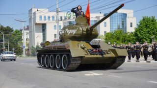В Новороссийске провели военный парад в честь 81-й годовщины Великой Победы