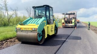 В Новопокровском районе по нацпроекту ремонтируют дорогу