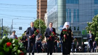 Губернатор возложил цветы к Вечному огню в Краснодаре